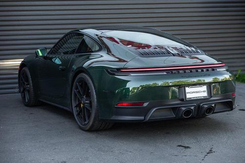 2026 Porsche 911 Carrera 4 GTS