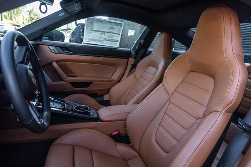 2026 Porsche 911 Carrera 4 GTS