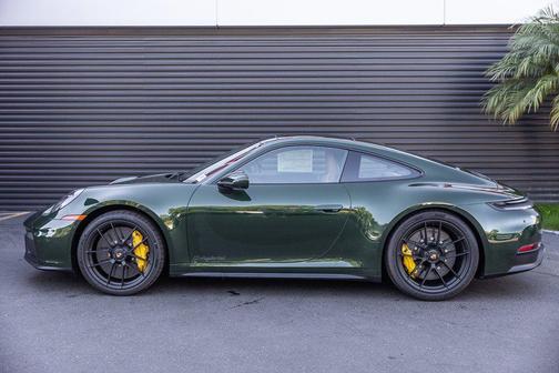 2026 Porsche 911 Carrera 4 GTS
