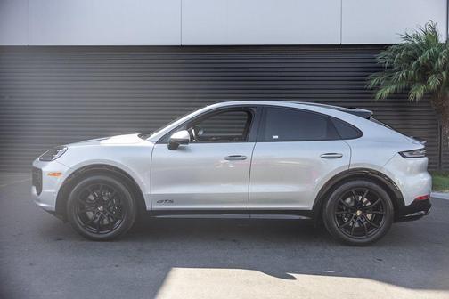 2025 Porsche Cayenne GTS