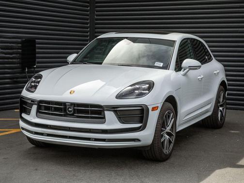 2025 Porsche Macan 