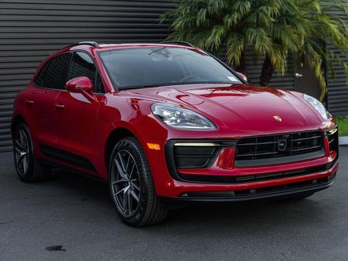 2025 Porsche Macan T