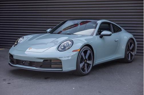 2025 Porsche 911 Carrera