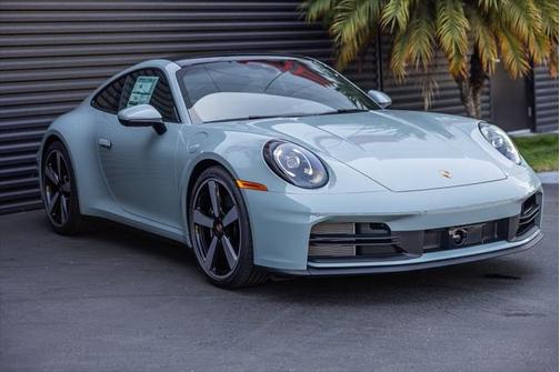 2025 Porsche 911 Carrera