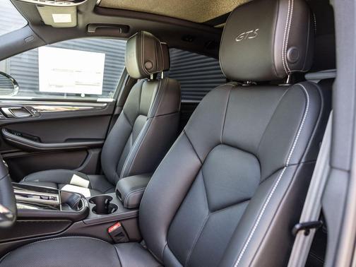 Jet Black 2026 Porsche Macan Macan GTS