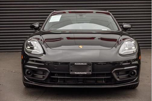 2023 Porsche Panamera Platinum Edition
