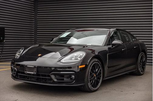 2023 Porsche Panamera Platinum Edition