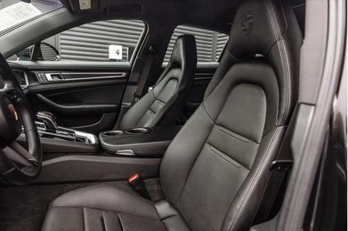 2023 Porsche Panamera Platinum Edition