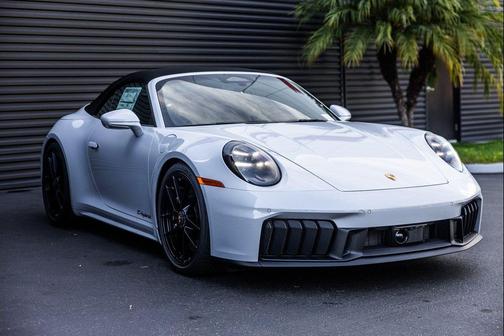 2026 Porsche 911 Carrera 4 GTS