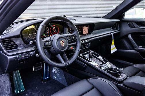 2026 Porsche 911 Carrera 4 GTS