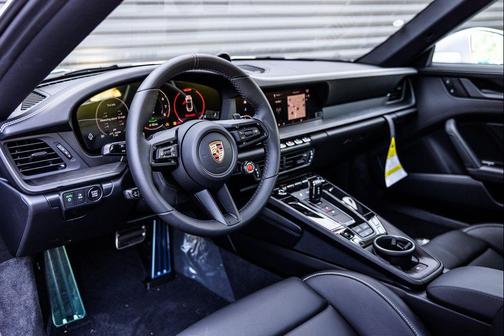 2026 Porsche 911 Carrera 4 GTS