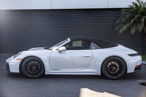 2026 Porsche 911 Carrera 4 GTS