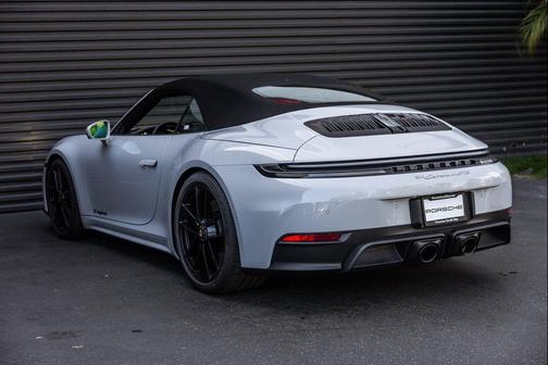 2026 Porsche 911 Carrera 4 GTS
