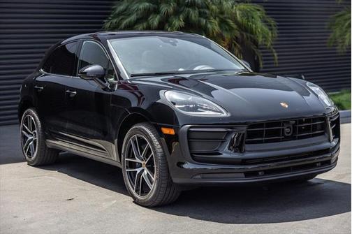2025 Porsche Macan Base