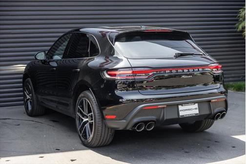 2025 Porsche Macan Base