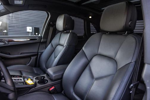 2025 Porsche Macan T