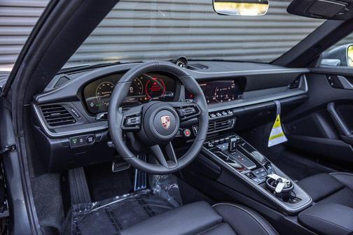 2026 Porsche 911 Carrera 4S Cabriolet