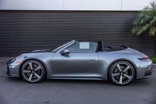2026 Porsche 911 Carrera 4S Cabriolet