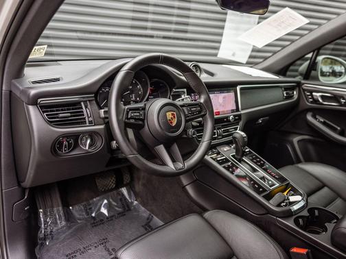 Chalk 2022 Porsche Macan Macan GTS