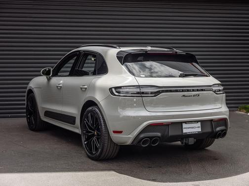 Chalk 2022 Porsche Macan Macan GTS