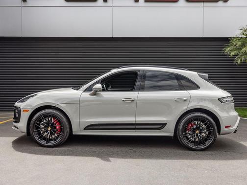 Chalk 2022 Porsche Macan Macan GTS