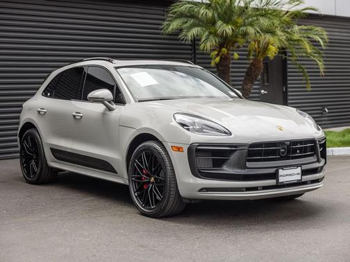 Chalk 2022 Porsche Macan Macan GTS