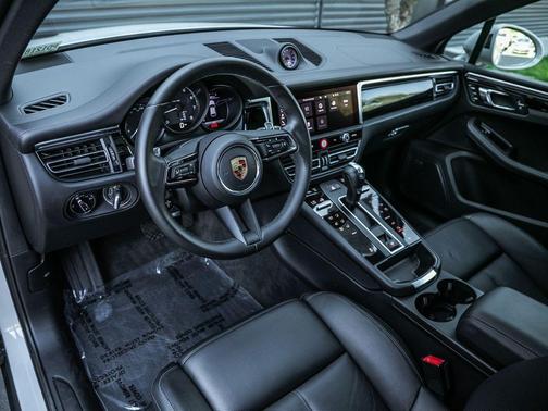 Chalk 2024 Porsche Macan Macan