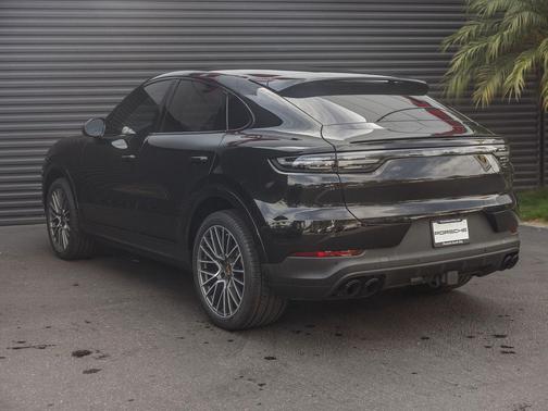 Paint to Sample 2023 Porsche Cayenne S