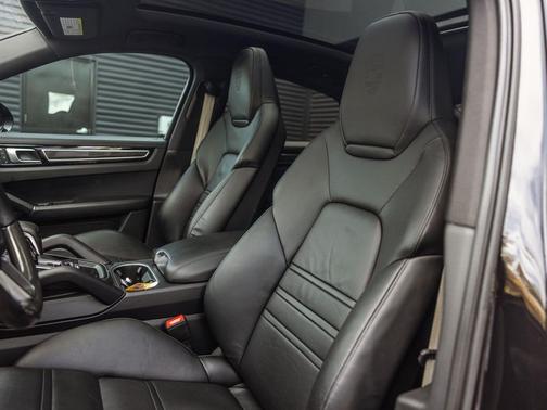 Paint to Sample 2023 Porsche Cayenne S