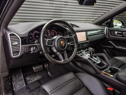 Paint to Sample 2023 Porsche Cayenne S