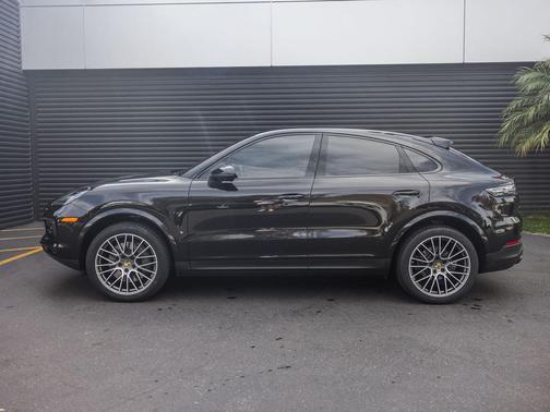 Paint to Sample 2023 Porsche Cayenne S