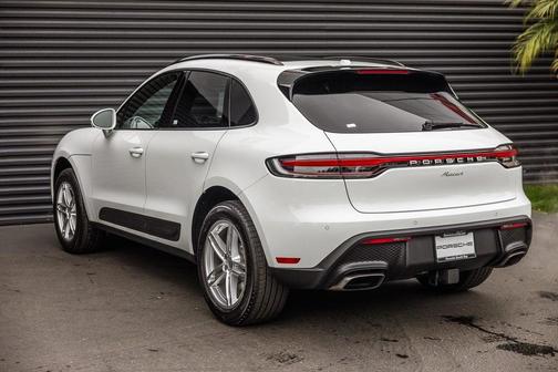 2025 Porsche Macan T