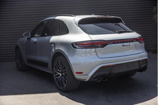 2025 Porsche Macan Base