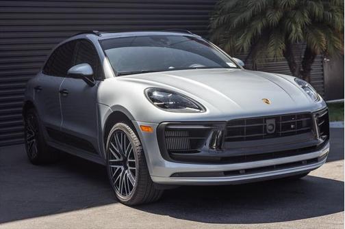 2025 Porsche Macan Base