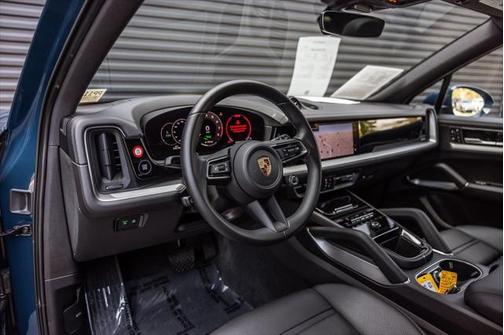 2024 Porsche Cayenne S