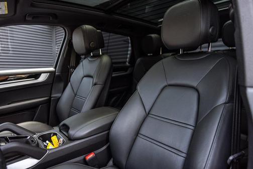 2024 Porsche Cayenne S