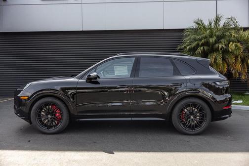 2025 Porsche Cayenne Turbo