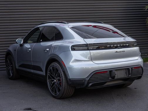 2026 Porsche Macan 4S