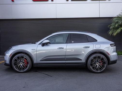 2026 Porsche Macan 4S