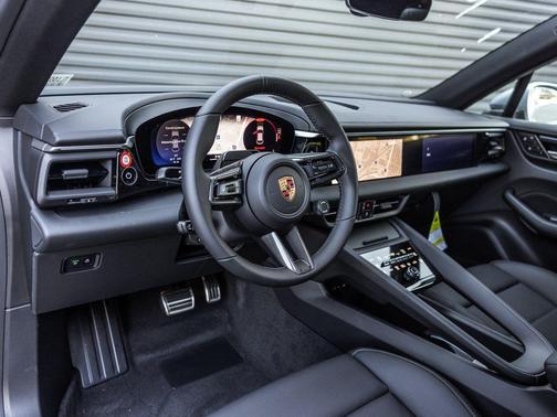 2026 Porsche Macan 4S