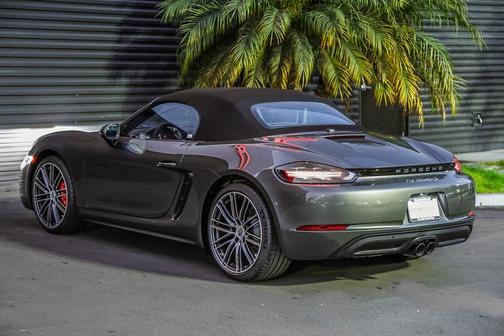 2025 Porsche 718 Boxster S