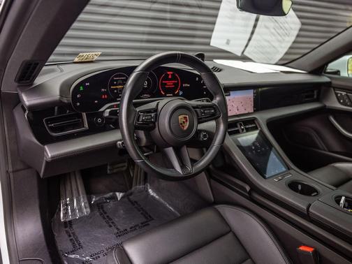 Carrara White Metallic 2023 Porsche Taycan