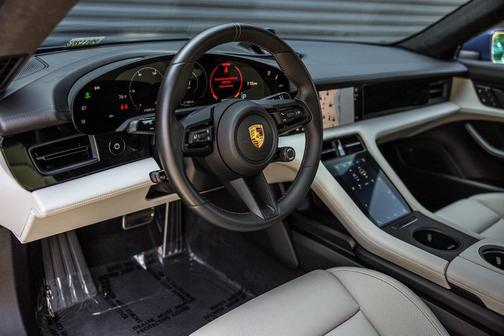 2022 Porsche Taycan GTS