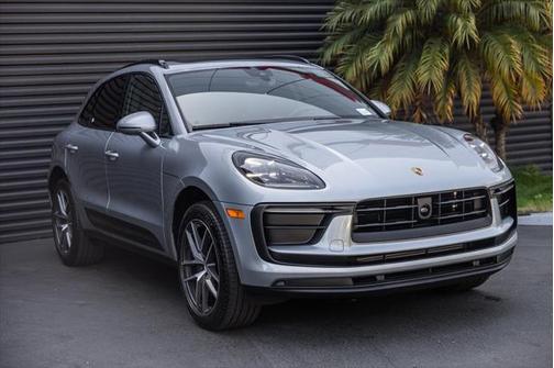 2025 Porsche Macan Base