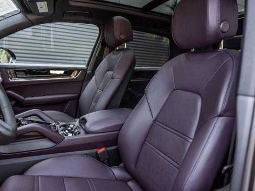 Chromite Black Metallic 2025 Porsche Cayenne Cayenne E-Hybrid
