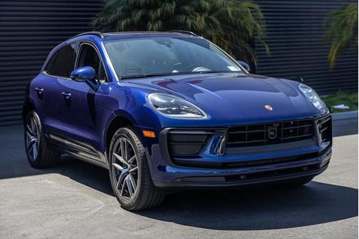 2025 Porsche Macan Base