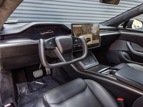 Solid Black 2021 Tesla Model S Plaid
