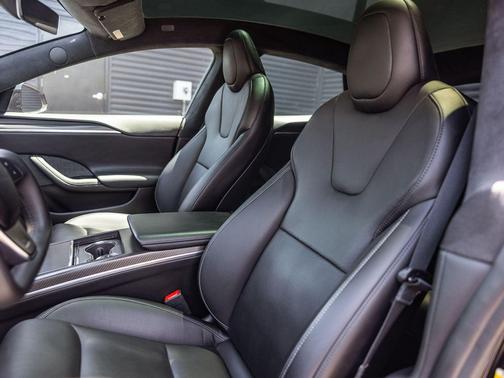 Solid Black 2021 Tesla Model S Plaid