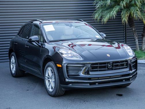 2025 Porsche Macan T