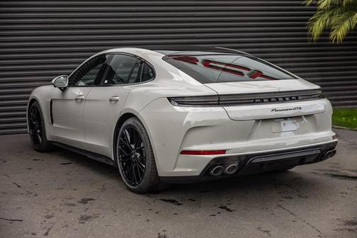 2026 Porsche Panamera GTS